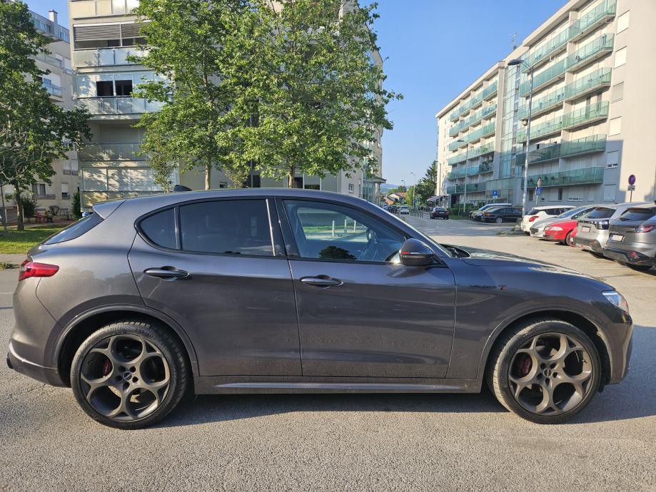 Alfa Romeo Stelvio 2,0 Turbo automatik, fotografija 15
