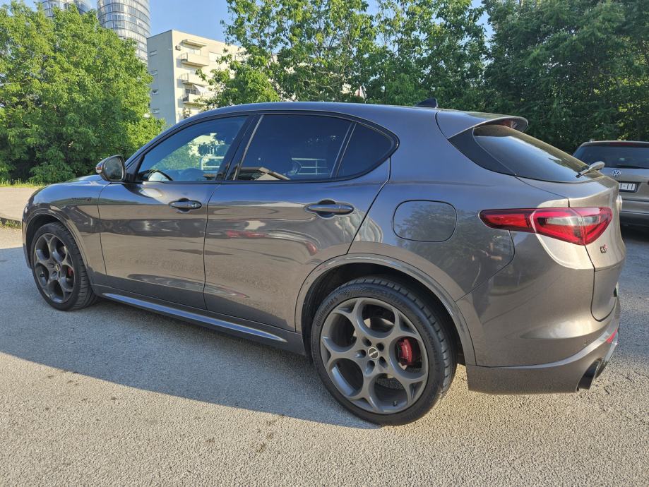 Alfa Romeo Stelvio 2,0 Turbo automatik, fotografija 18