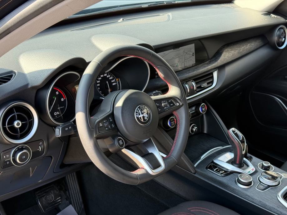 ALFA ROMEO STELVIO 2.2 BUSINESS AT8 Q4 | 24 MJ JAMSTVA | U PDV-U, fotografija 7