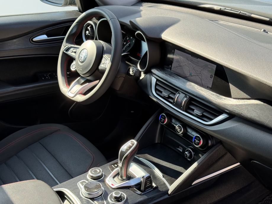 ALFA ROMEO STELVIO 2.2 BUSINESS AT8 Q4 | 24 MJ JAMSTVA | U PDV-U, fotografija 10