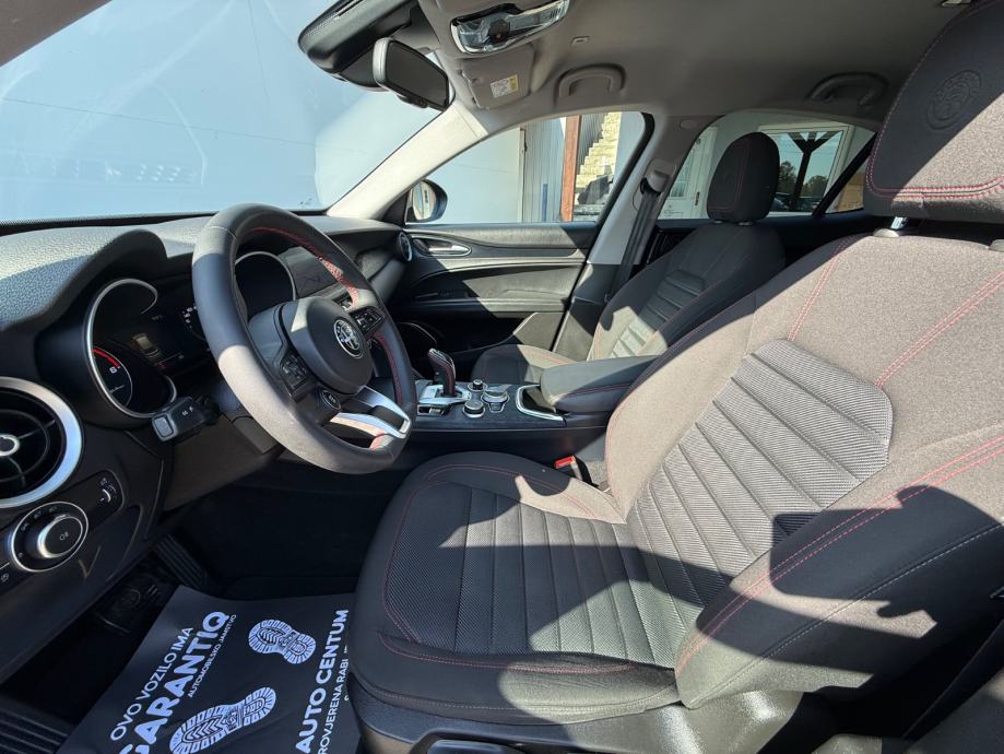 ALFA ROMEO STELVIO 2.2 BUSINESS AT8 Q4 | 24 MJ JAMSTVA | U PDV-U, fotografija 13