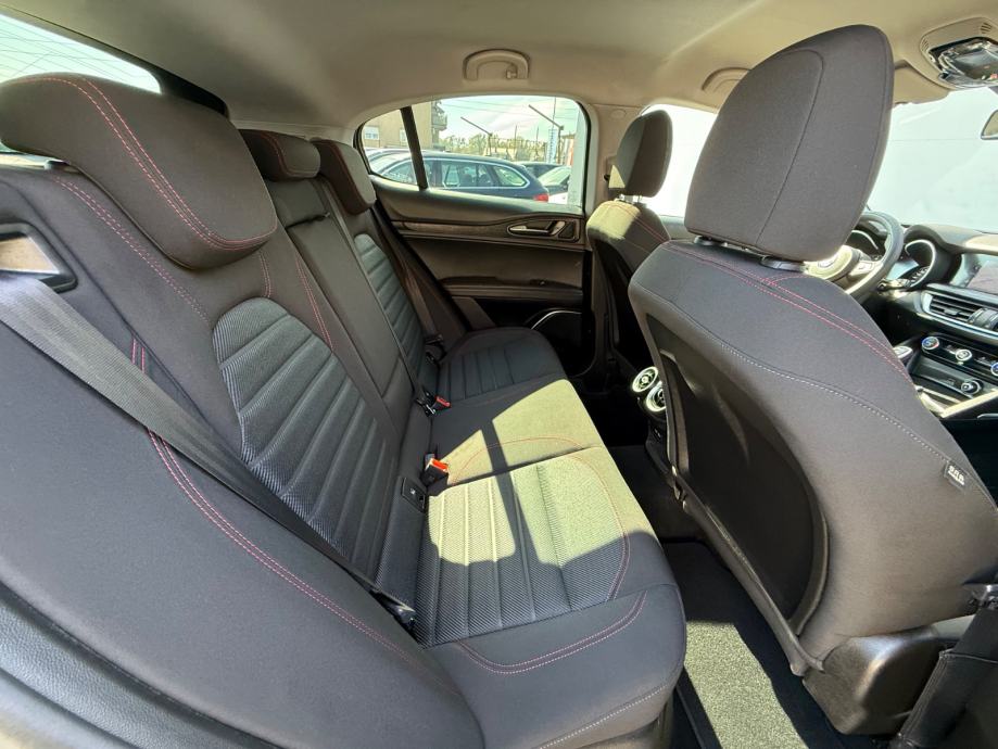 ALFA ROMEO STELVIO 2.2 BUSINESS AT8 Q4 | 24 MJ JAMSTVA | U PDV-U, fotografija 16