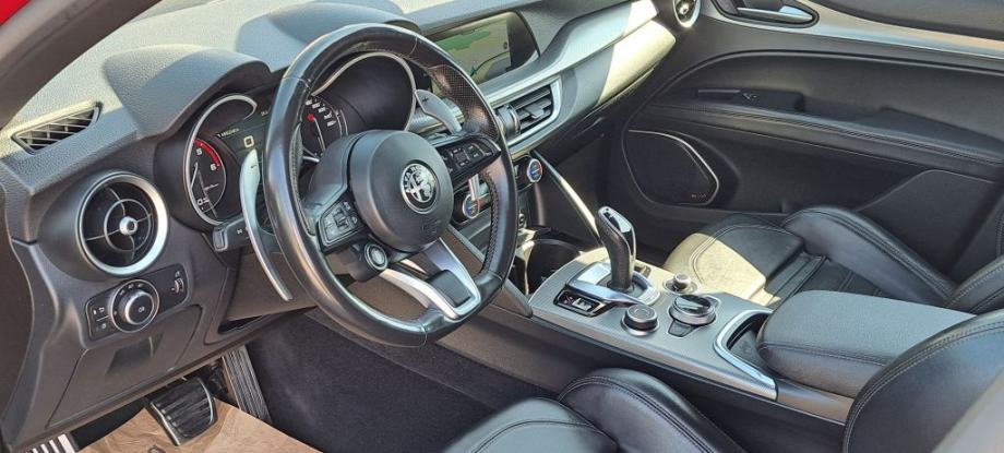 Alfa Romeo Stelvio 2,2 D Automatic Sprint, fotografija 13