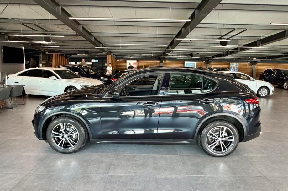 Alfa Romeo Stelvio 2,2 JTDM NAVIGACIJA • KAMERA • SERVISNA • ALU18", fotografija 4