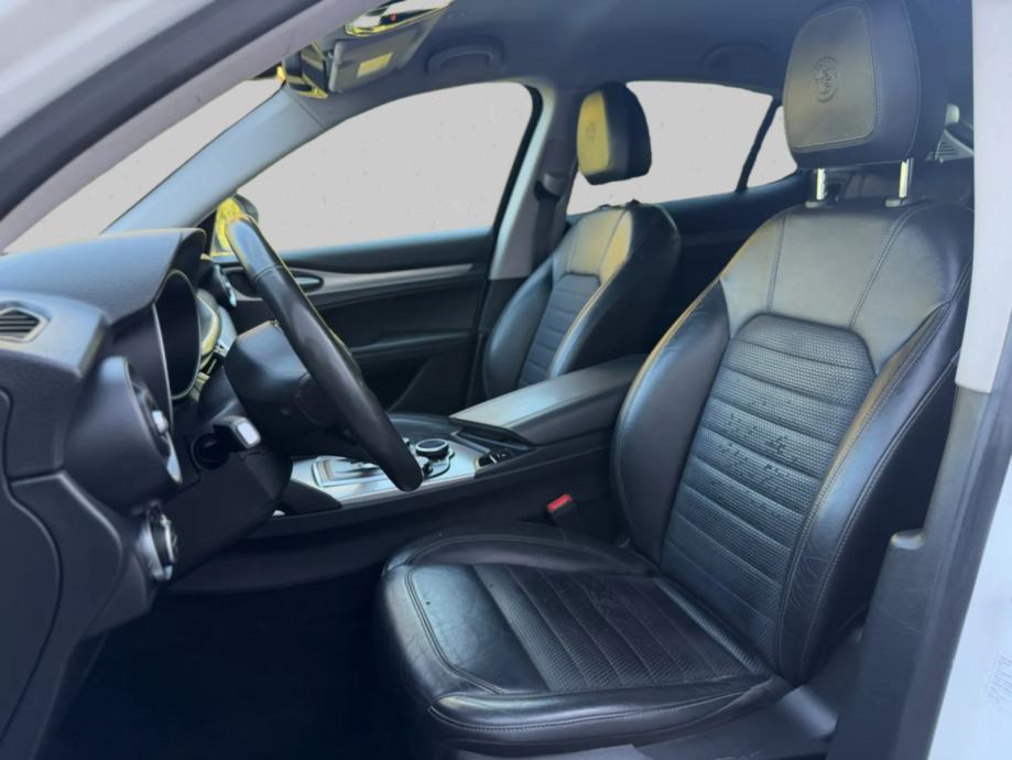 Alfa Romeo Stelvio 2.2 D Q4 210 KS SPORT *SERVISNA* 4x4*AUTOMATIK*KOŽA, fotografija 7
