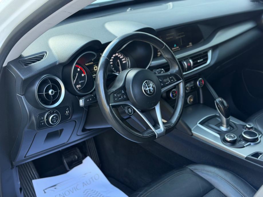 Alfa Romeo Stelvio 2.2 D Q4 210 KS SPORT *SERVISNA* 4x4*AUTOMATIK*KOŽA, fotografija 9