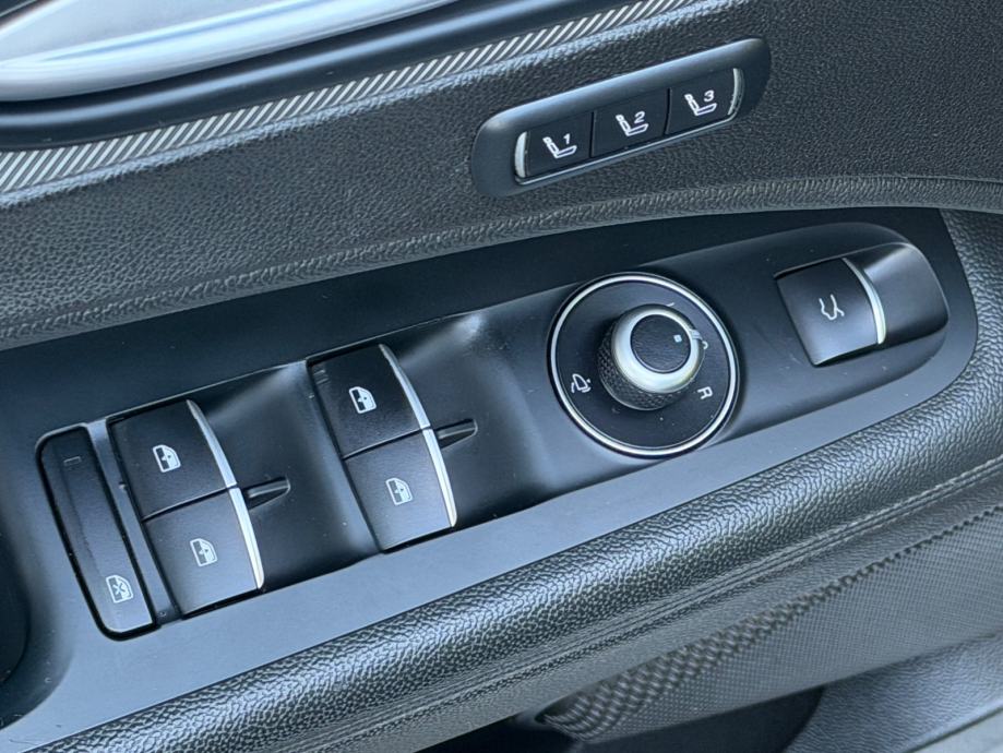 Alfa Romeo Stelvio 2.2 D Q4 210 KS SPORT *SERVISNA* 4x4*AUTOMATIK*KOŽA, fotografija 16