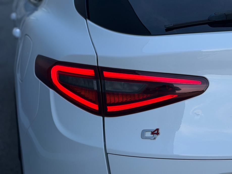 Alfa Romeo Stelvio 2.2 D Q4 210 KS SPORT *SERVISNA* 4x4*AUTOMATIK*KOŽA, fotografija 19