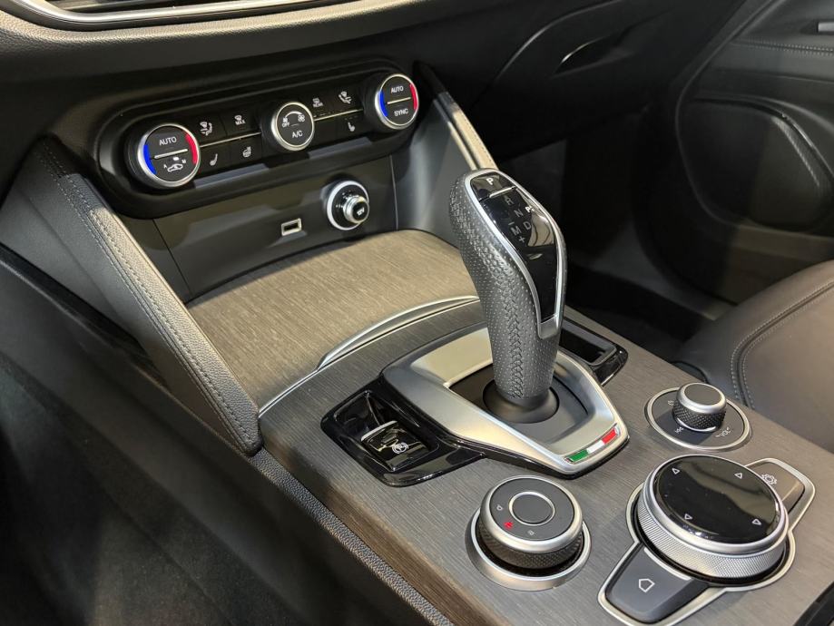 Alfa Romeo Stelvio 2,2 * RJEŠAVAMO LEASING *, fotografija 11