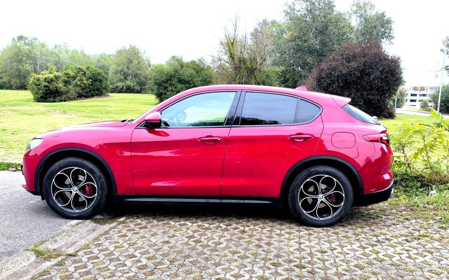 Alfa Romeo Stelvio Q4 2,2 JTDM, pogled izvana - slika 3