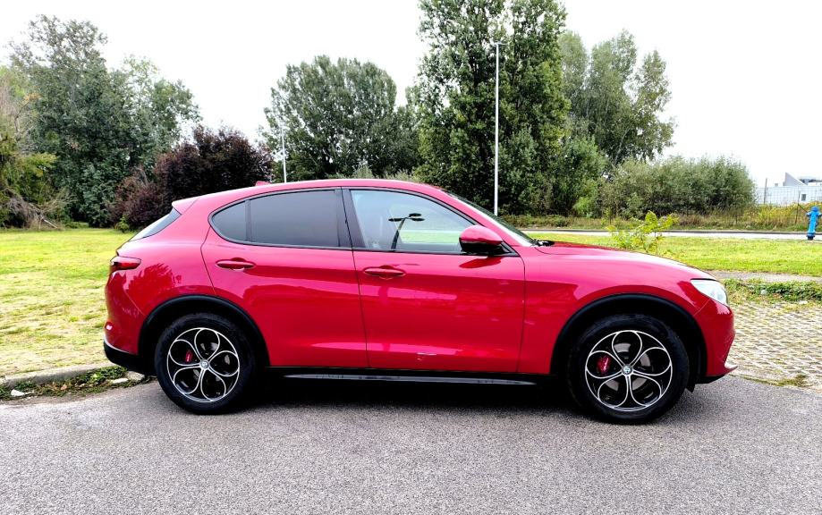 Alfa Romeo Stelvio Q4 2,2 JTDM, pogled izvana - slika 5