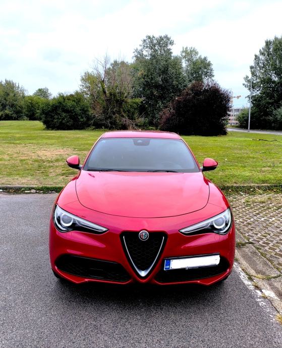 Alfa Romeo Stelvio Q4 2,2 JTDM, fotografija 7