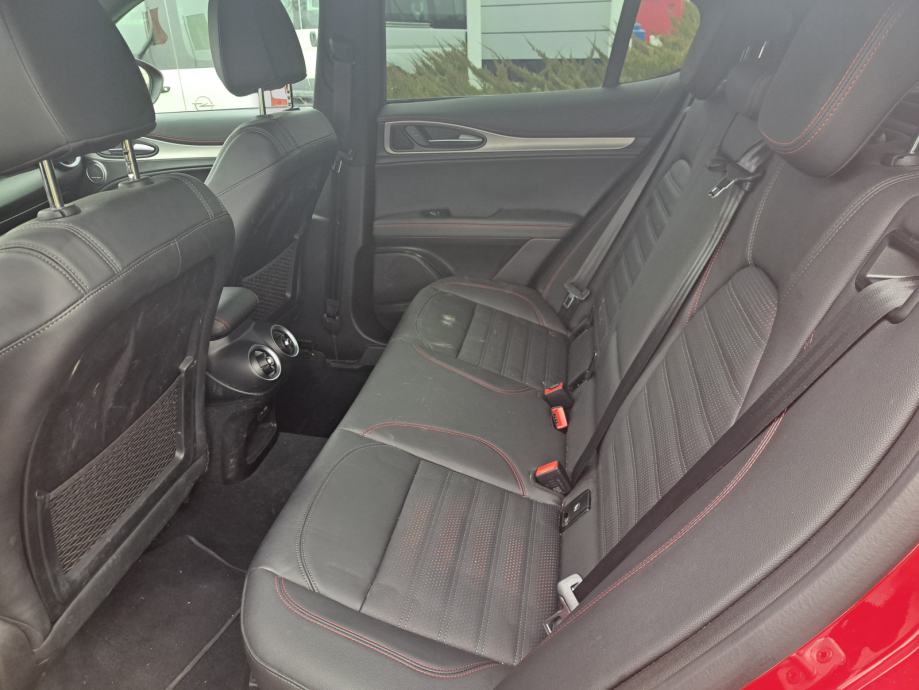 Alfa Romeo Stelvio TRIBUTO ITALIANO 2.2 210 Q4 AT8 38tkm JAMSTVO 06/29, fotografija 4