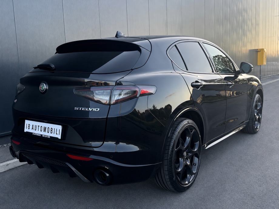 Alfa Romeo Stelvio Veloce 2,0 Turbo 280ks 2024 - Alu 21”•U PDV-u, fotografija 4
