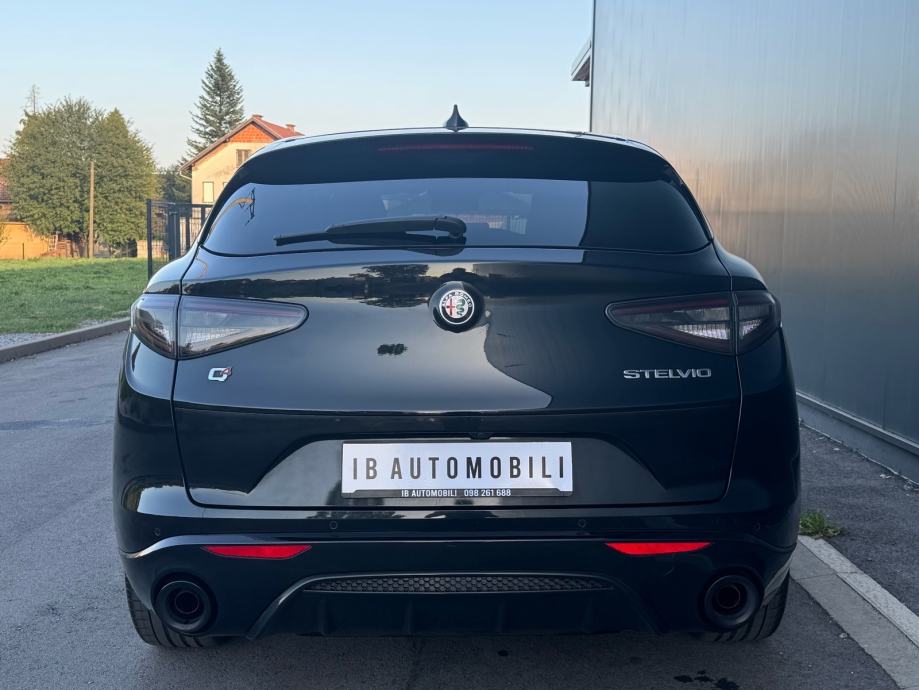 Alfa Romeo Stelvio Veloce 2,0 Turbo 280ks 2024 - Alu 21”•U PDV-u, fotografija 6