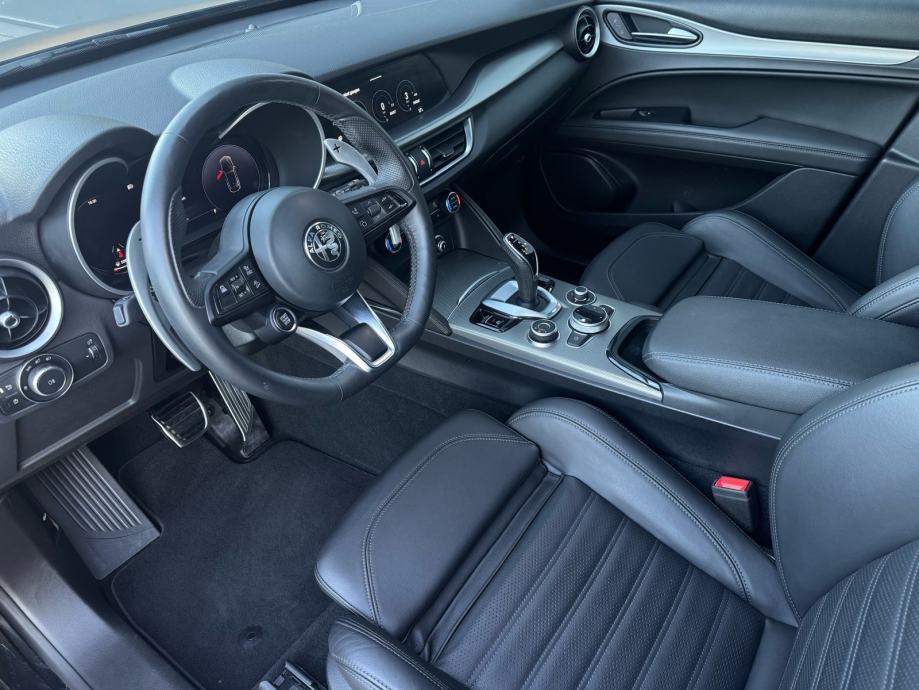 Alfa Romeo Stelvio Veloce 2,0 Turbo 280ks 2024 - Alu 21”•U PDV-u, fotografija 10