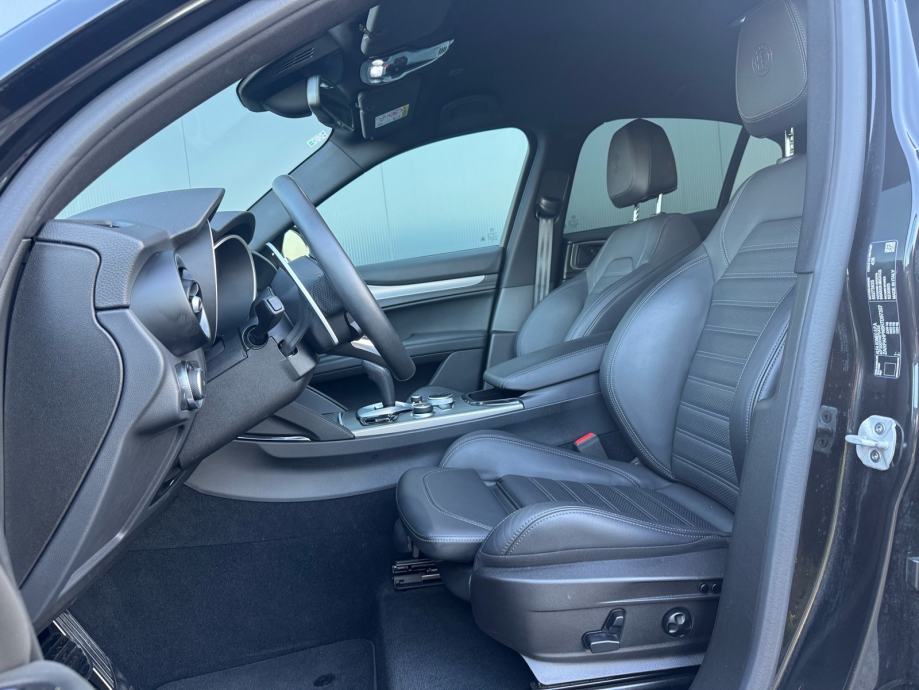 Alfa Romeo Stelvio Veloce 2,0 Turbo 280ks 2024 - Alu 21”•U PDV-u, fotografija 11