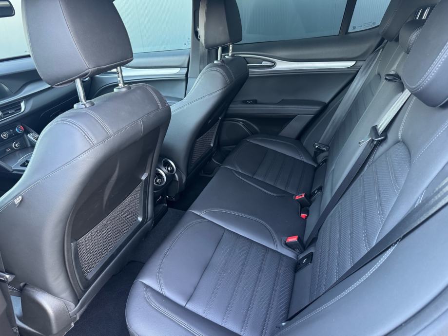 Alfa Romeo Stelvio Veloce 2,0 Turbo 280ks 2024 - Alu 21”•U PDV-u, fotografija 14