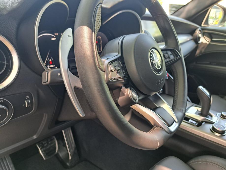 Alfa Romeo Stelvio Veloce 2.2 210 KS Q4, fotografija 11