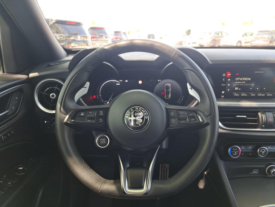 Alfa Romeo Stelvio Veloce 2.2 210 KS Q4, fotografija 10