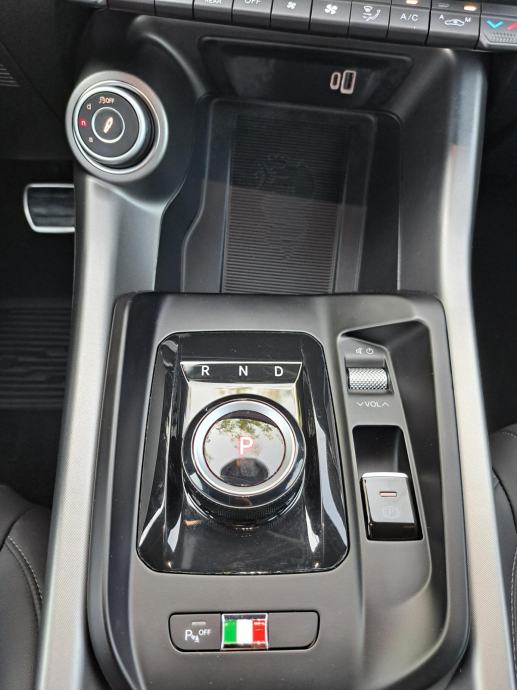 Alfa Romeo Tonale 1,5 160 MHEV Veloce **PONUDA MJESECA 29.999,00 EUR**, fotografija 13
