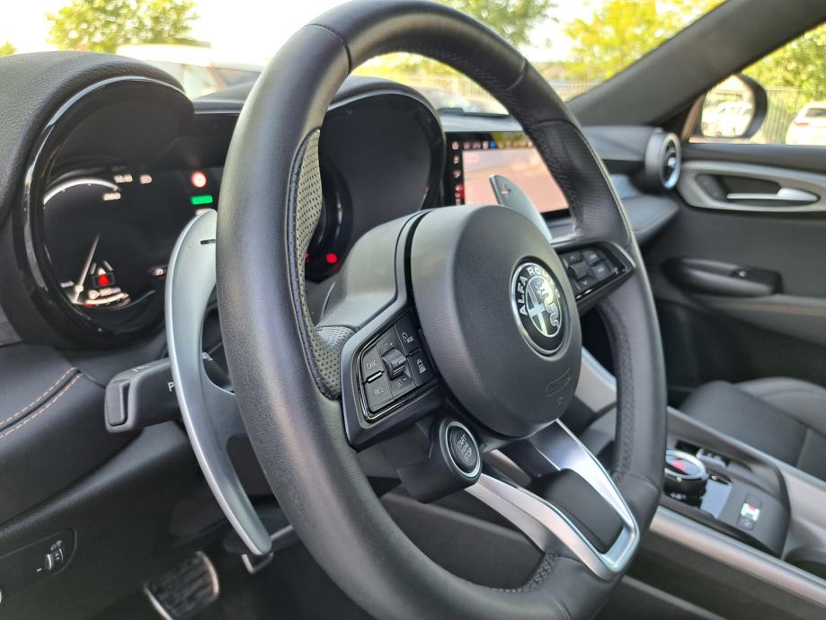 Alfa Romeo Tonale 1,5 160 MHEV Veloce **PONUDA MJESECA 29.999,00 EUR**, fotografija 12
