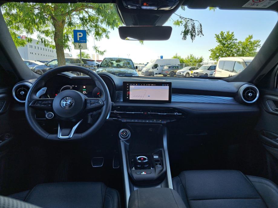Alfa Romeo Tonale 1,5 160 MHEV Veloce **PONUDA MJESECA 29.999,00 EUR**, fotografija 10