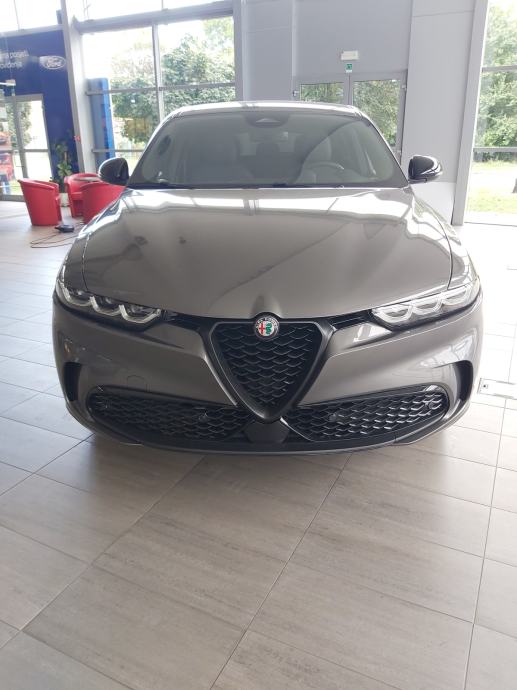 Alfa Romeo Tonale 1,5 MHEV - test vozilo - Isporuka odmah