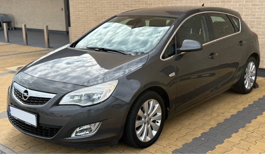 OPEL ASTRA J 2010. 1.6 16V automatik cosmo •NAVIGACIJA•130TKM•KAO NOV, fotografija 13