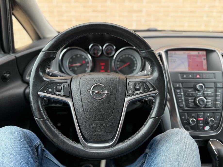 OPEL ASTRA J 2010. 1.6 16V automatik cosmo •NAVIGACIJA•130TKM•KAO NOV, fotografija 14