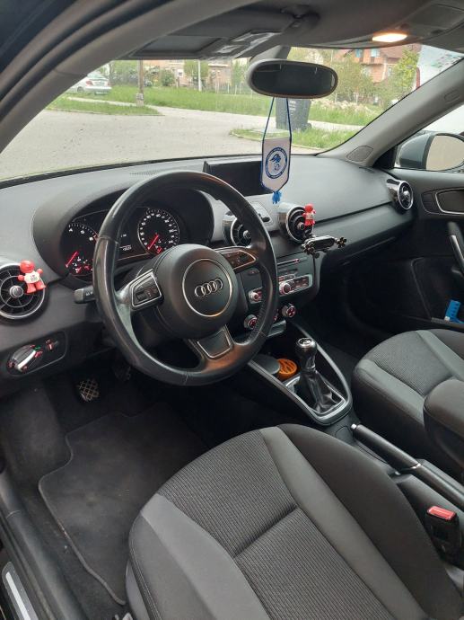 Audi A1 1,0 TFSI(cijena sa Pdv-om), fotografija 11
