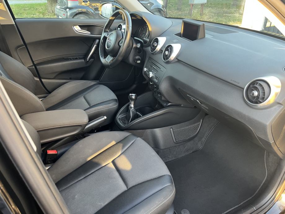 Audi A1 1,2 TFSI S line plus, fotografija 2