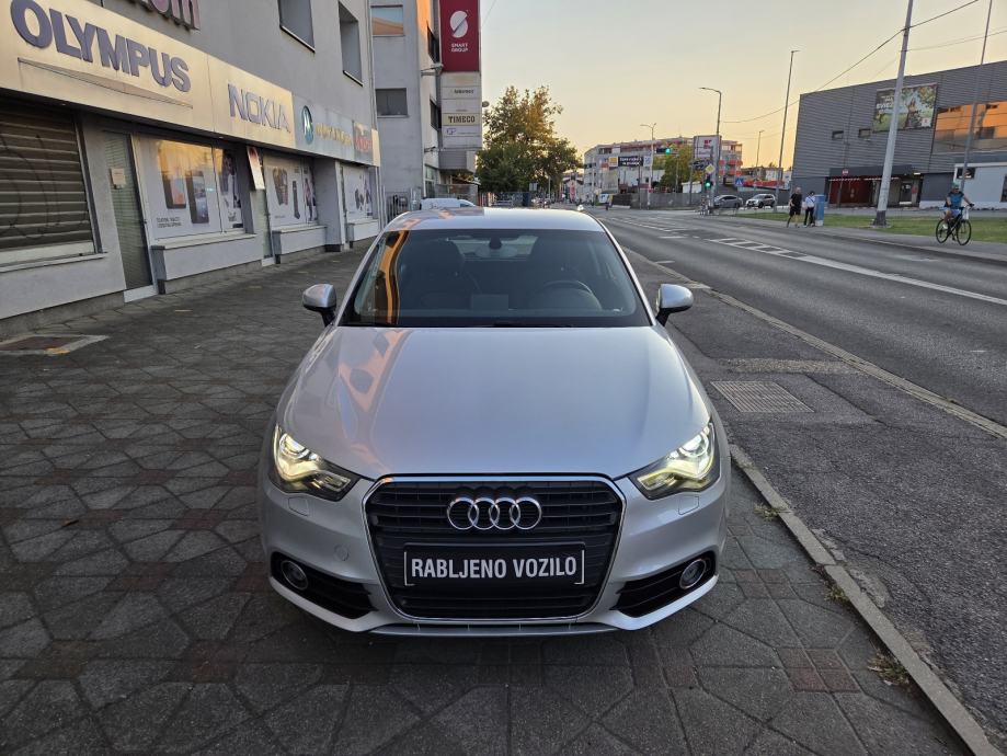 Audi A1 1,6 TDI-1 VL-XENON-NAVIGACIJA-PARKING SENZORI-MULTIFUNKC VOLAN, fotografija 3