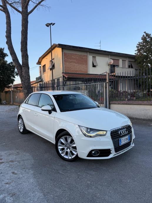 Audi A1 1.6 TDI 90 KS NAVIGACIJA/LEs, fotografija 3