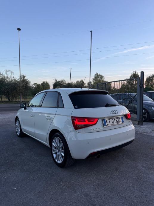 Audi A1 1.6 TDI 90 KS NAVIGACIJA/LEs, fotografija 4