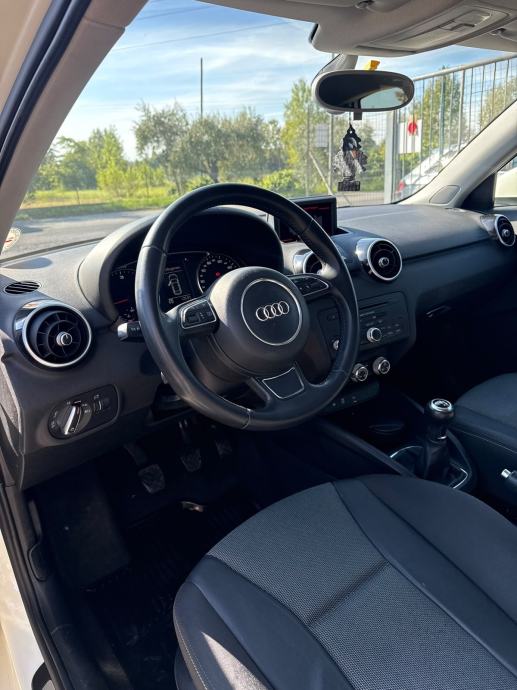 Audi A1 1.6 TDI 90 KS NAVIGACIJA/LEs, fotografija 12