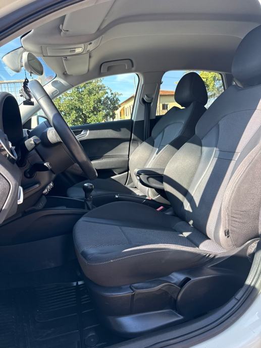 Audi A1 1.6 TDI 90 KS NAVIGACIJA/LEs, fotografija 11