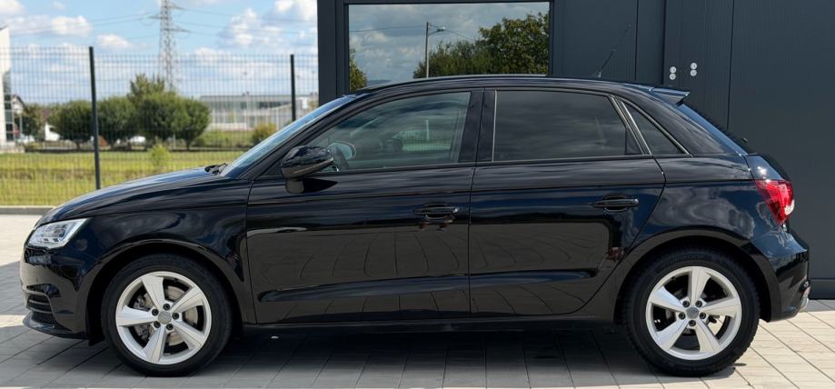 Audi A1 1,6 TDI Sport*LED*NAVI*PARK SENZ*ALU FELGE, fotografija 3
