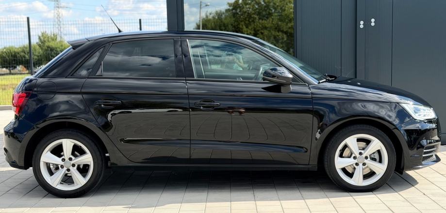 Audi A1 1,6 TDI Sport*LED*NAVI*PARK SENZ*ALU FELGE, fotografija 4