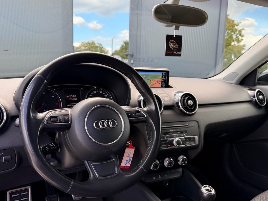 Audi A1 1,6 TDI Sport*LED*NAVI*PARK SENZ*ALU FELGE, fotografija 17