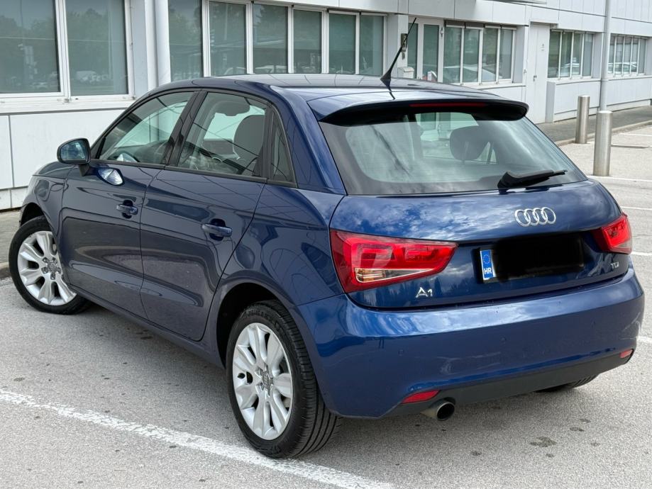 AUDI A1 1.6 TDI SPORTBACK/2013G/NAVI/REGISTRIRAN GODINU DANA, fotografija 6
