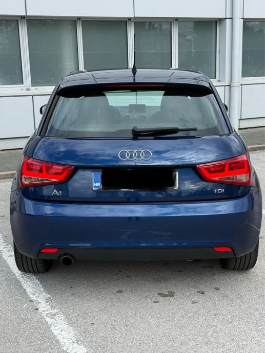 AUDI A1 1.6 TDI SPORTBACK/2013G/NAVI/REGISTRIRAN GODINU DANA, fotografija 5