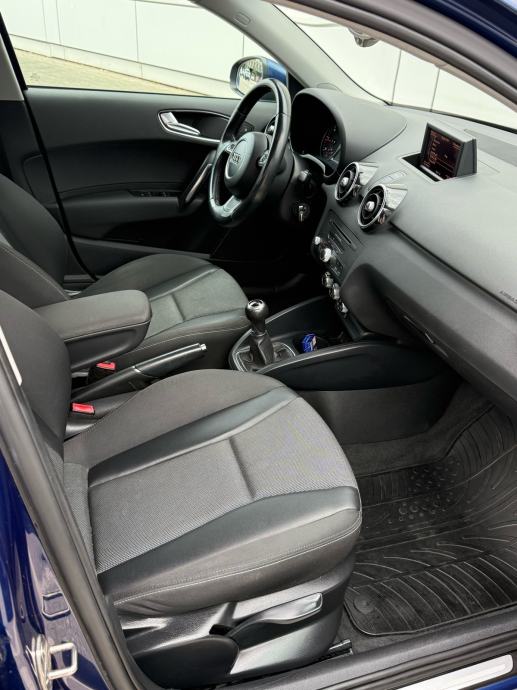AUDI A1 1.6 TDI SPORTBACK/2013G/NAVI/REGISTRIRAN GODINU DANA, fotografija 8