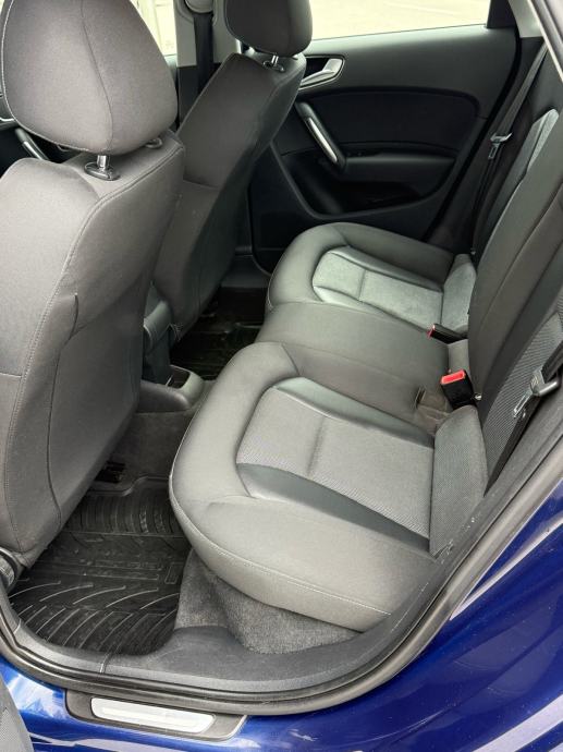 AUDI A1 1.6 TDI SPORTBACK/2013G/NAVI/REGISTRIRAN GODINU DANA, fotografija 10