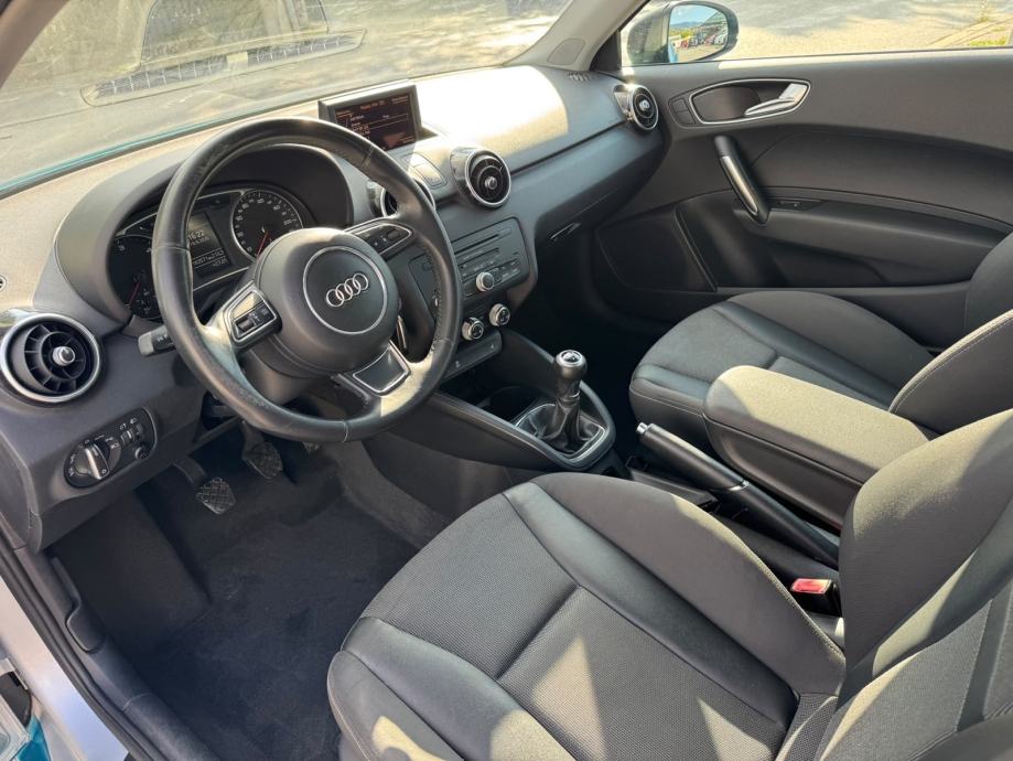 Audi A1 1.6 TDI // ATRAKTIVNA FOLIJA // REG 1 GOD!!, fotografija 9