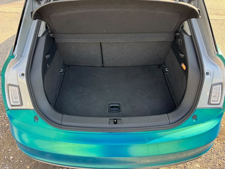 Audi A1 1.6 TDI // ATRAKTIVNA FOLIJA // REG 1 GOD!!, fotografija 16