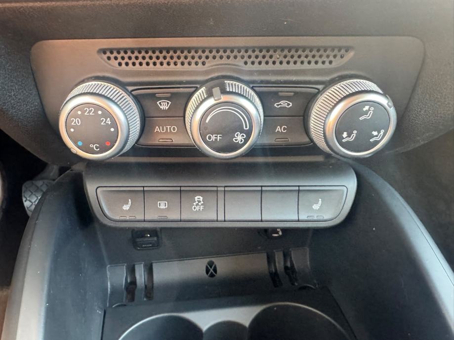 Audi A1 1.6 TDI // ATRAKTIVNA FOLIJA // REG 1 GOD!!, fotografija 17