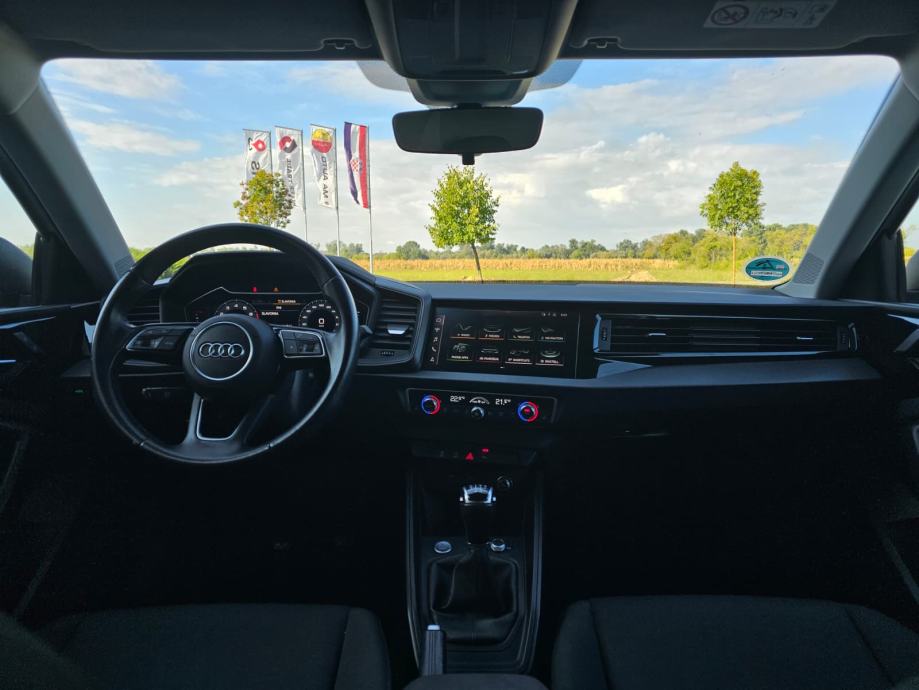 AUDI A1 Sportback 25 TFSI - oštećeno vozilo, fotografija 12