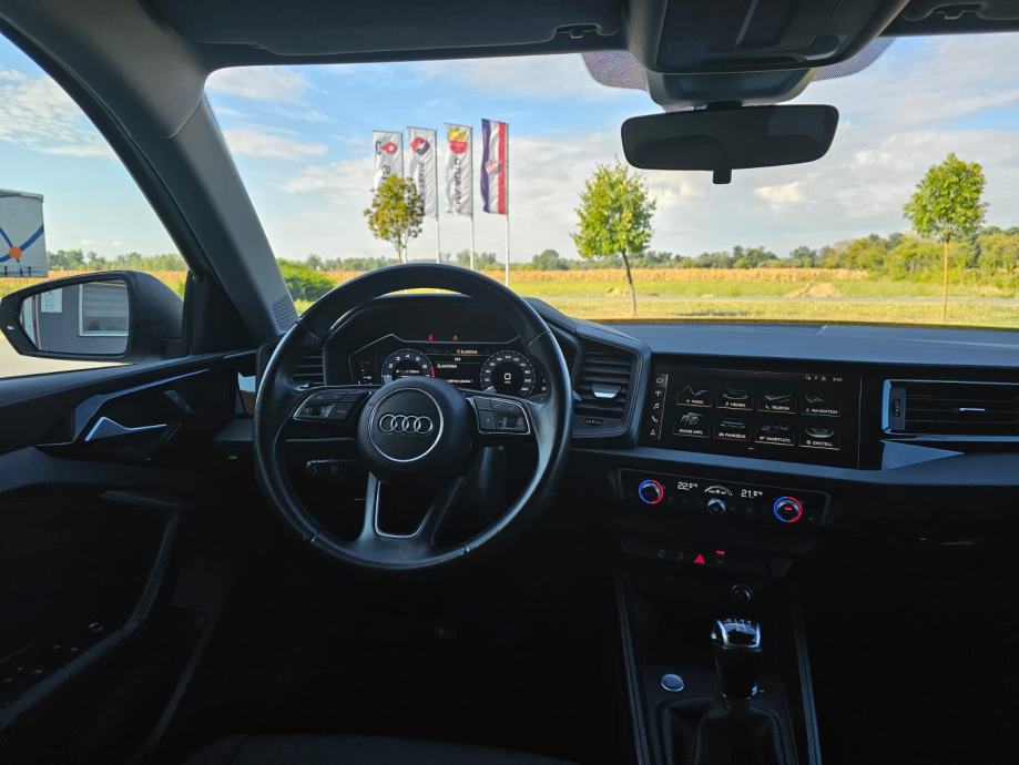 AUDI A1 Sportback 25 TFSI - oštećeno vozilo, fotografija 13