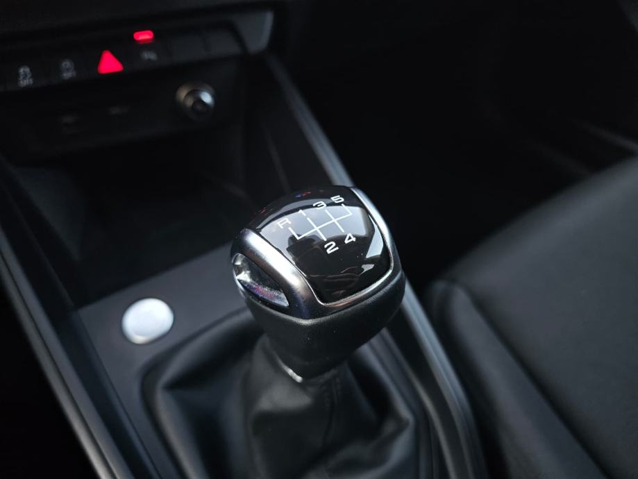 AUDI A1 Sportback 25 TFSI - oštećeno vozilo, fotografija 17